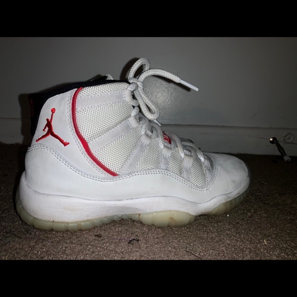 Air Jordan 11 Retro GS “Platinum Tint 